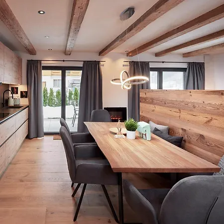Alpin Residenzen Eichenheim Aurach Bei Kitzbuehel By Alpina-Holiday Exterior photo