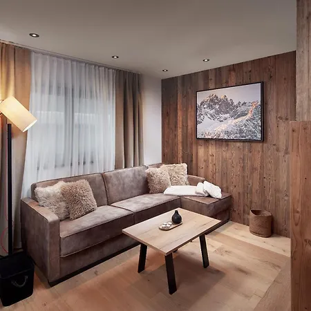 Alpin Residenzen Eichenheim Aurach Bei Kitzbuehel By Alpina-Holiday Exterior photo